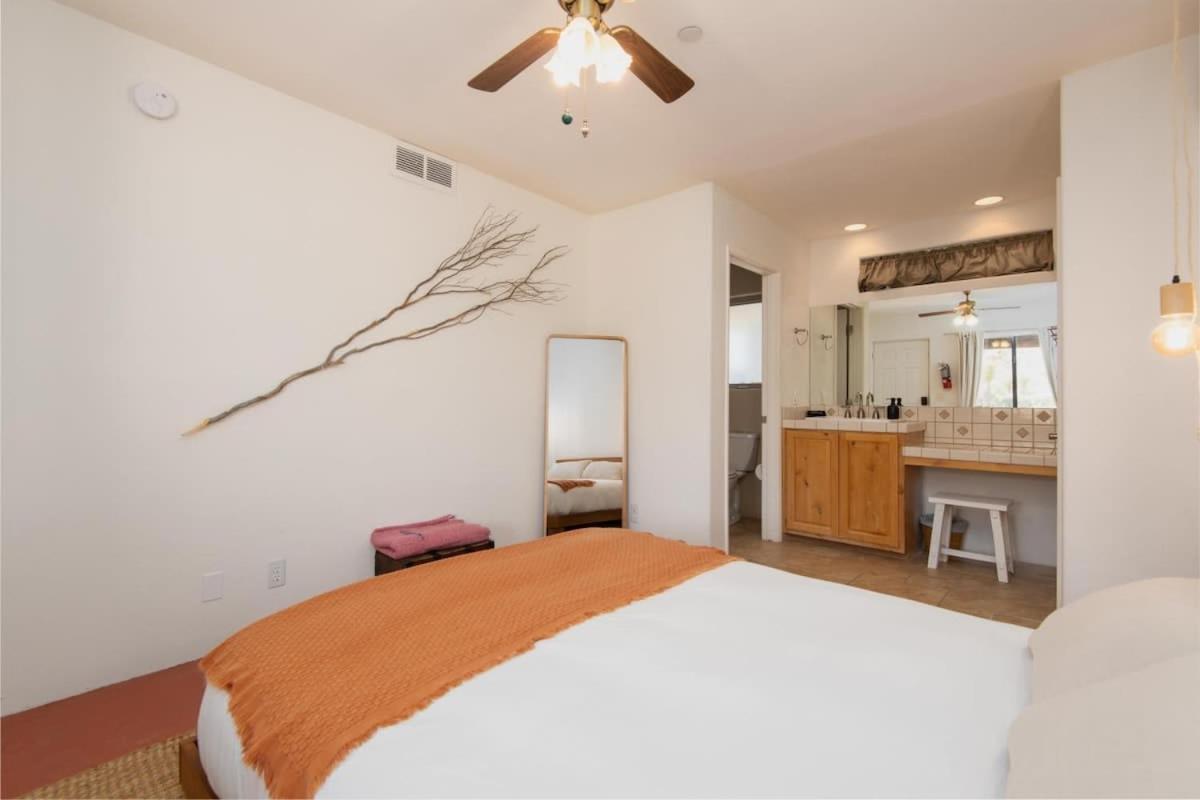 Renovated Lodge - Room 1 With Pool Access Joshua Tree Exteriör bild