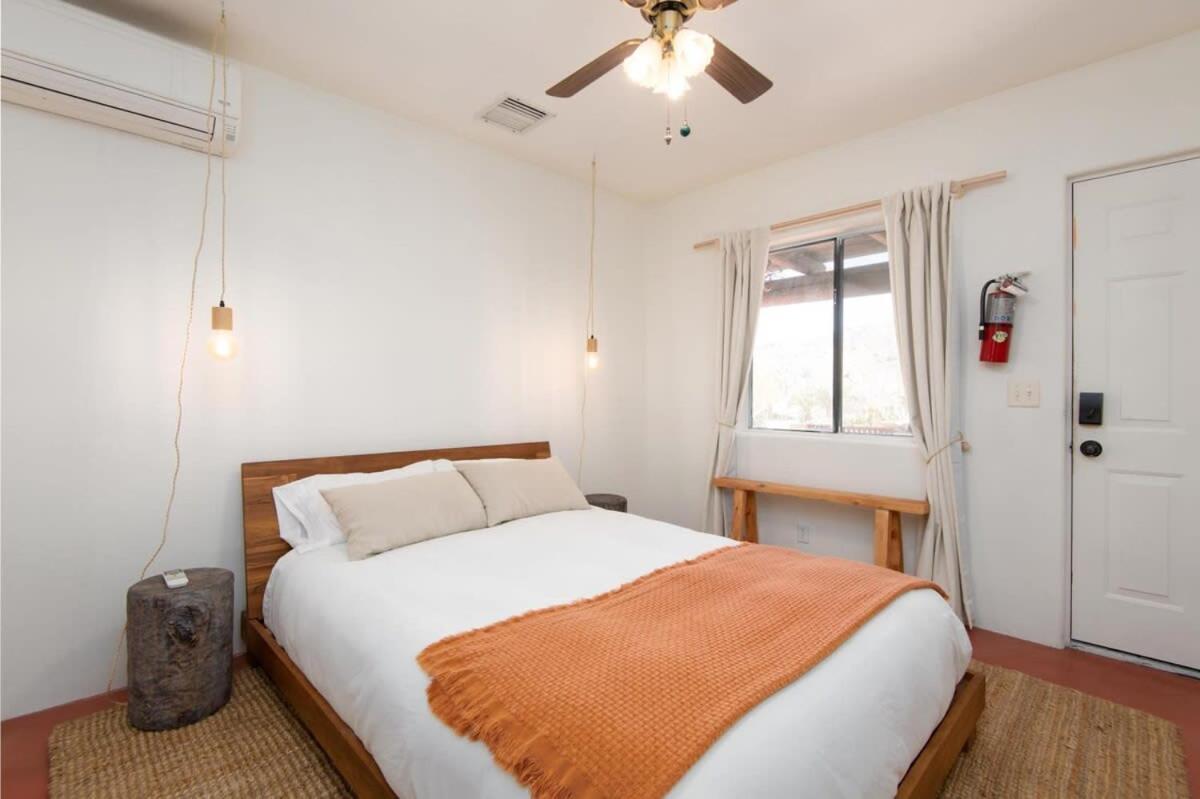 Renovated Lodge - Room 1 With Pool Access Joshua Tree Exteriör bild