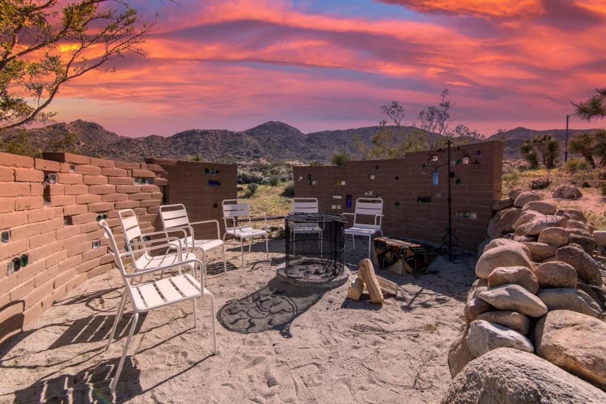 Renovated Lodge - Room 1 With Pool Access Joshua Tree Exteriör bild