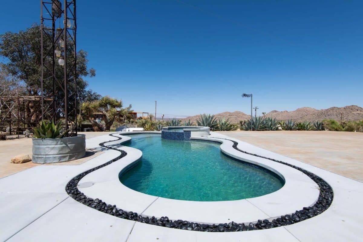 Renovated Lodge - Room 1 With Pool Access Joshua Tree Exteriör bild